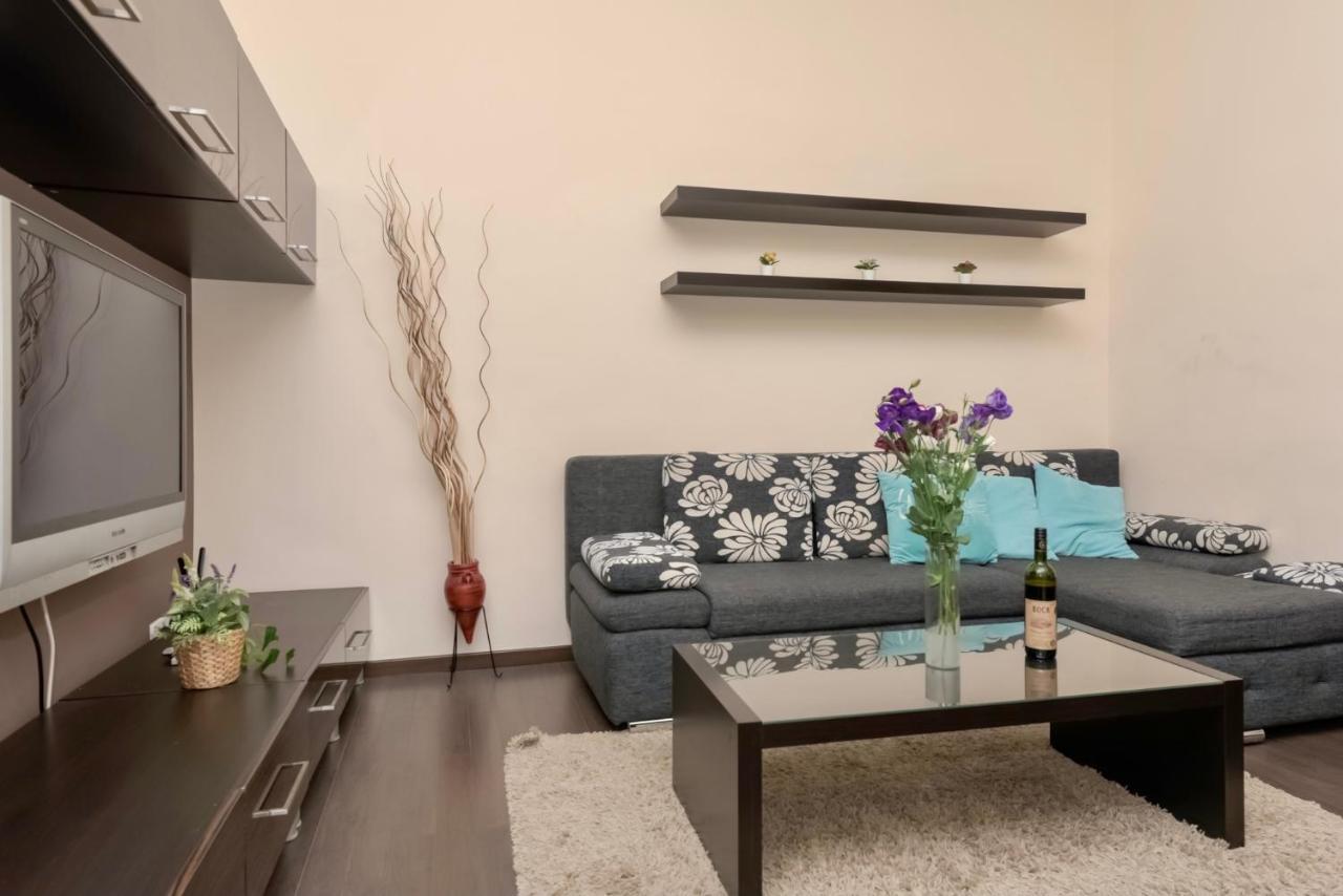 Corvina Apartment Budapest With Free Private Parking Exterior photo